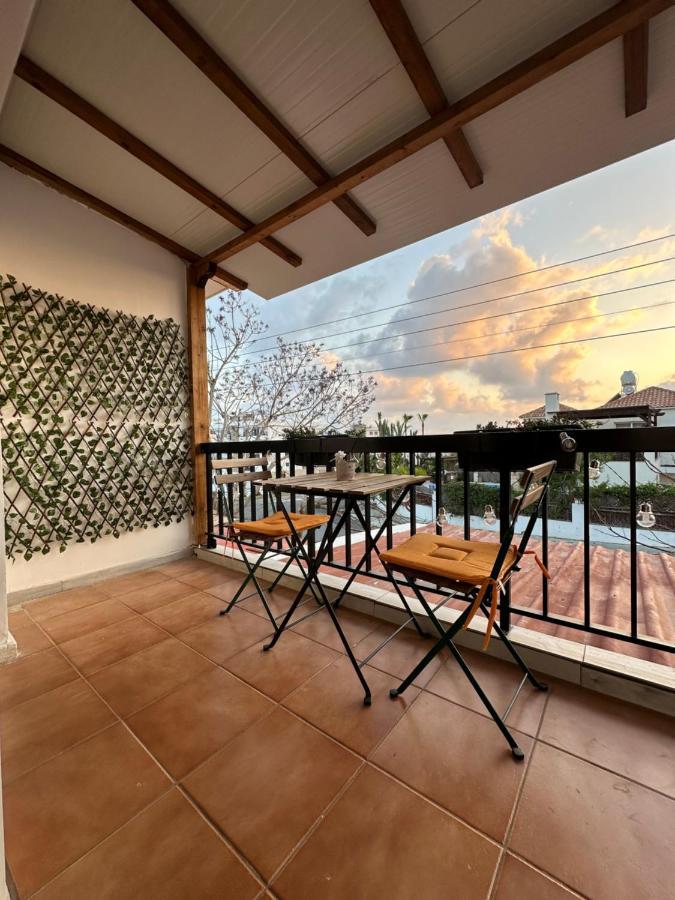 Arya Seaview Apartment In The Heart Of Coral Bay (Adults Only) Eksteriør bilde